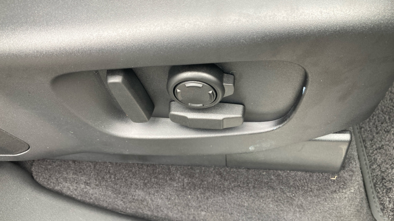 Land Rover Discovery 3.0 D350 Dynamic SE 5dr Auto Diesel Station Wagon